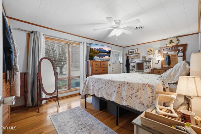 23176 Marys Chapel Road, Bristol, VA 24202