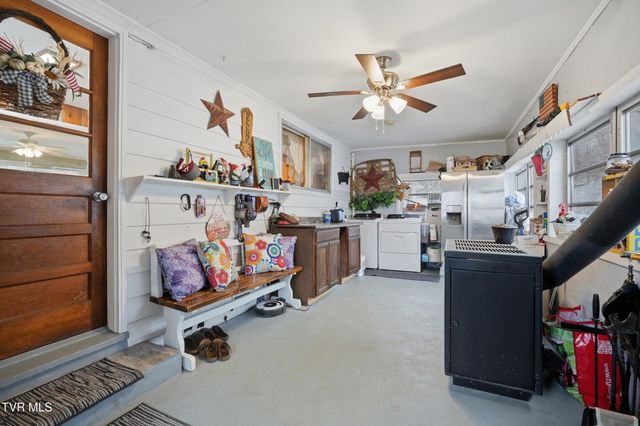 23176 Marys Chapel Road, Bristol, VA 24202