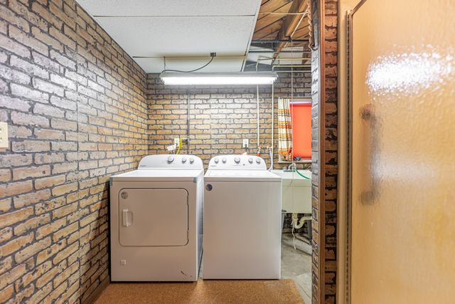 4215 OAKLANE Road, Rockford, IL 61109