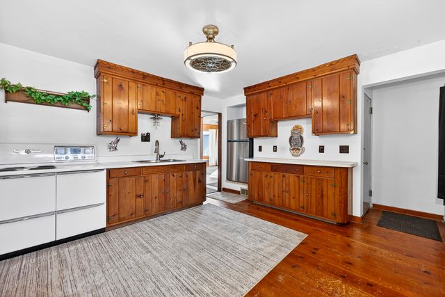 4215 OAKLANE Road, Rockford, IL 61109