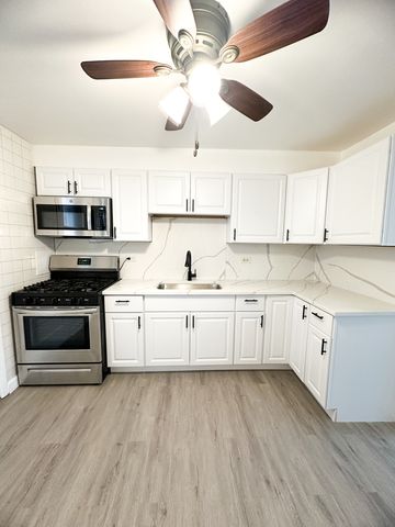 7019 N Ridge Boulevard 3D, Chicago, IL 60645