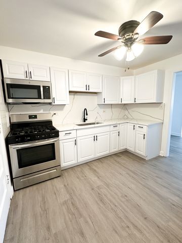 7019 N Ridge Boulevard 3D, Chicago, IL 60645