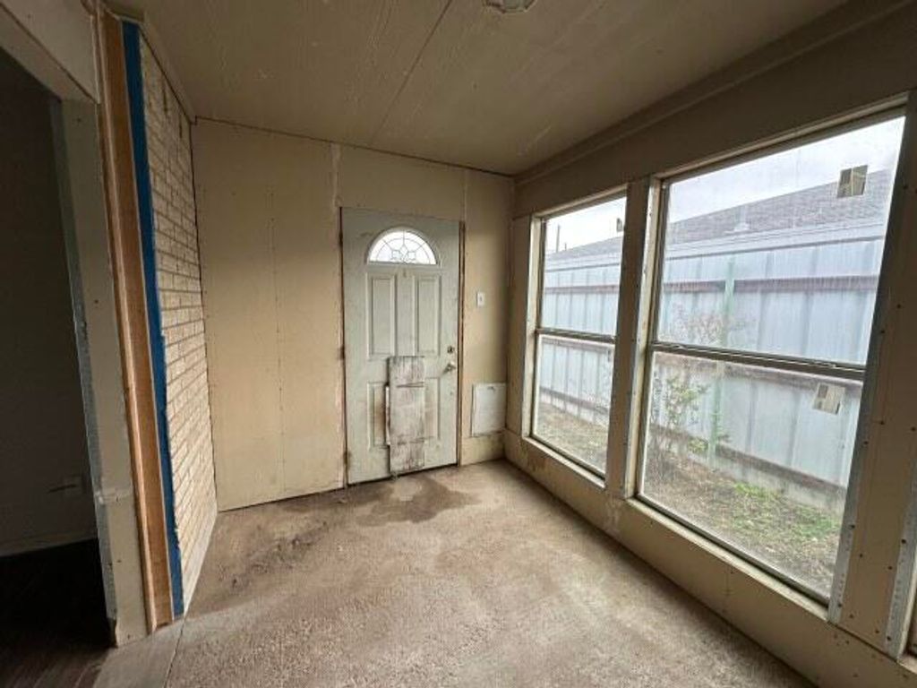 Image 11 of property listing at 2930 Waco Street, San Angelo, TX 76901