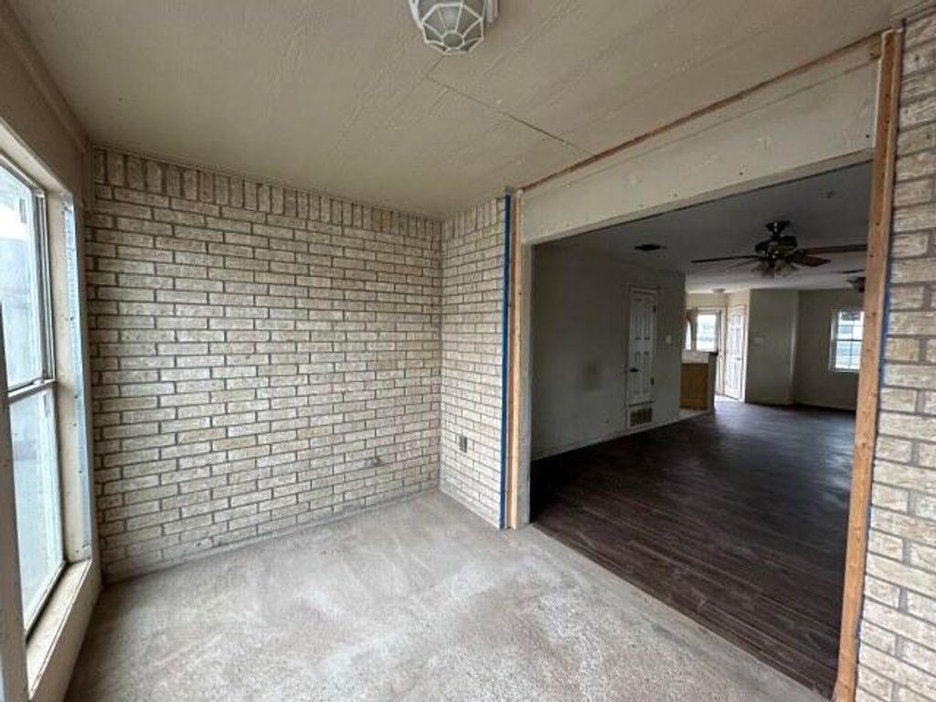 Image 12 of property listing at 2930 Waco Street, San Angelo, TX 76901