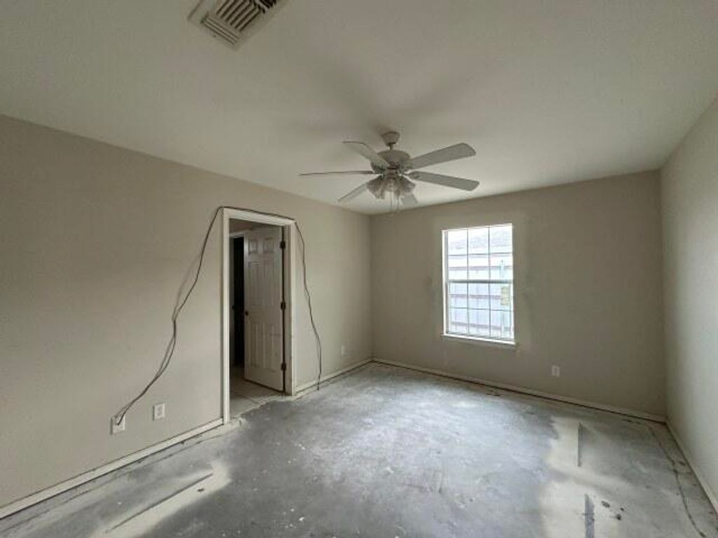 Image 13 of property listing at 2930 Waco Street, San Angelo, TX 76901