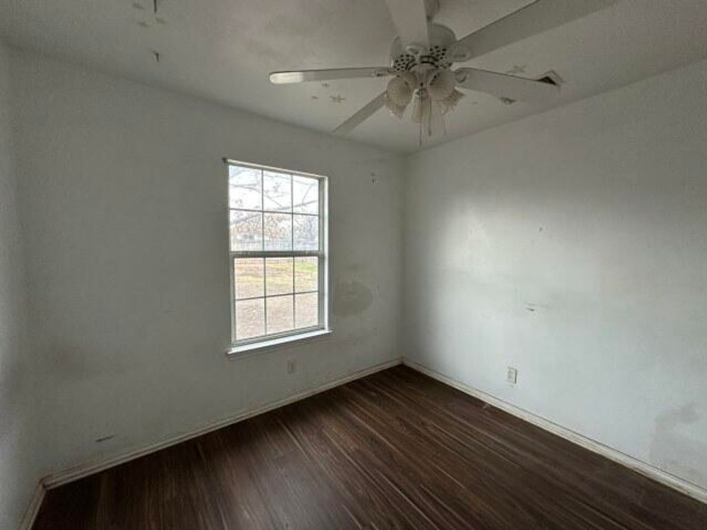 Image 16 of property listing at 2930 Waco Street, San Angelo, TX 76901