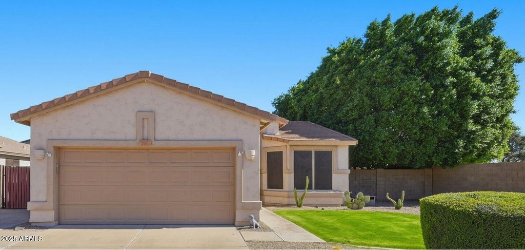 2981 S SEAN Drive, Chandler, AZ 85286