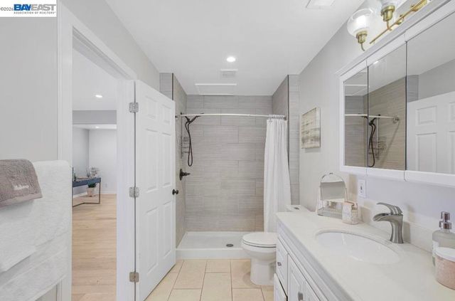 2468 Maxwell, Oakland, CA 94601