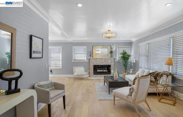2468 Maxwell, Oakland, CA 94601