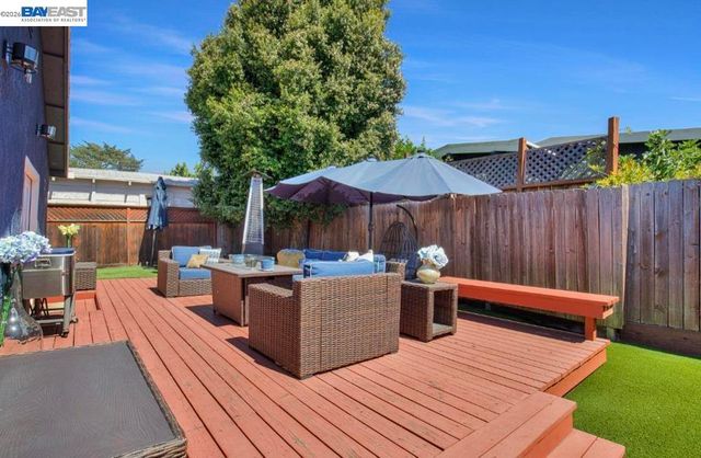 2468 Maxwell, Oakland, CA 94601