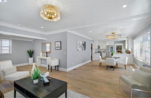 2468 Maxwell, Oakland, CA 94601