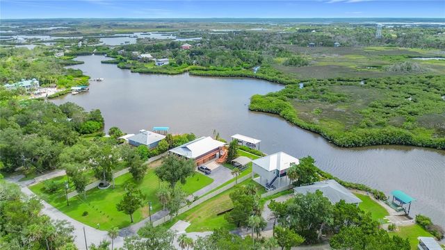 1625 S WALLACE POINT, Crystal River, FL 34429