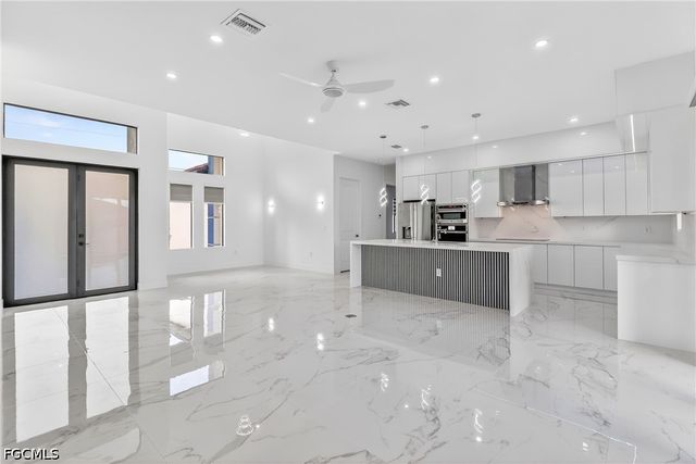 4107 16th ST SW, Lehigh Acres, FL 33976