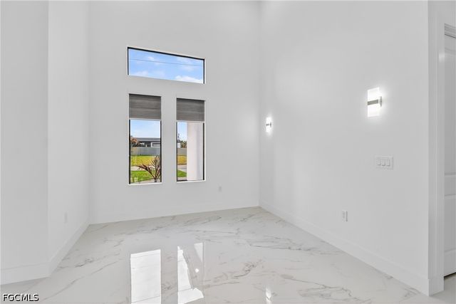 4107 16th ST SW, Lehigh Acres, FL 33976