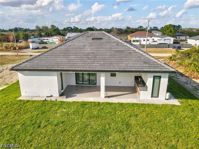4107 16th ST SW, Lehigh Acres, FL 33976