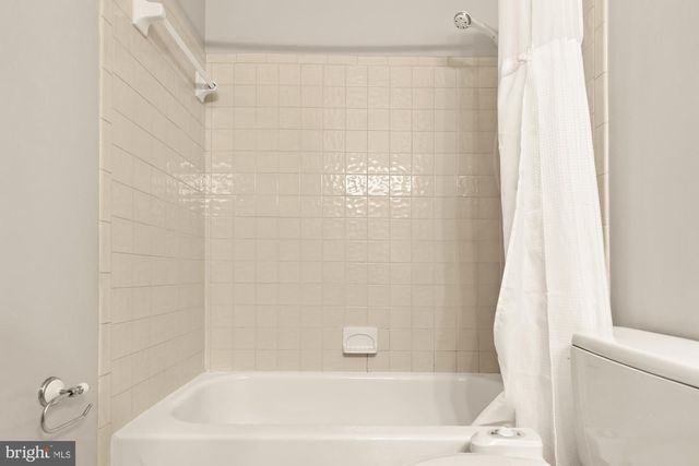 7553 CHRISLAND CV, Falls Church, VA 22042