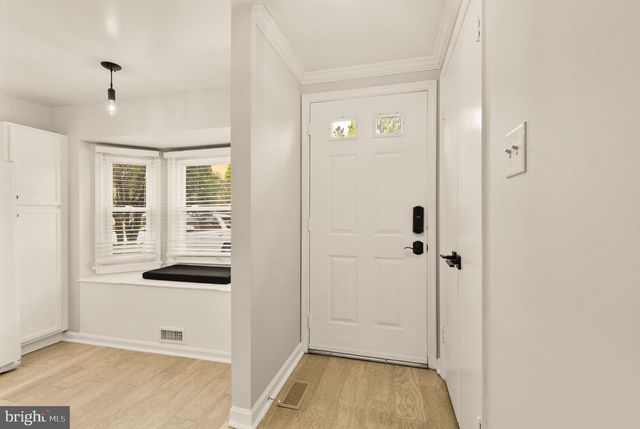 7553 CHRISLAND CV, Falls Church, VA 22042