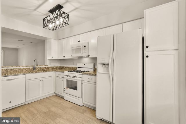 7553 CHRISLAND CV, Falls Church, VA 22042