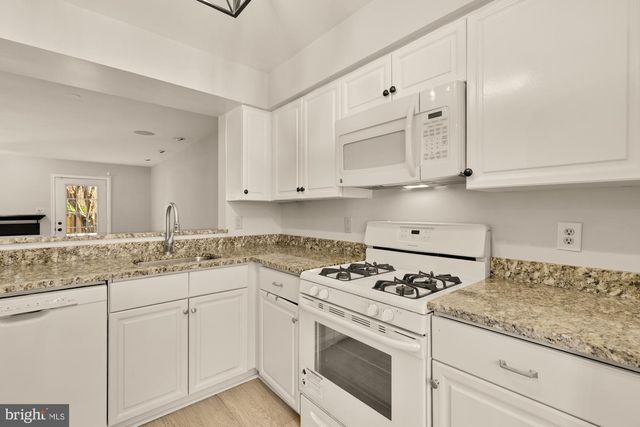 7553 CHRISLAND CV, Falls Church, VA 22042