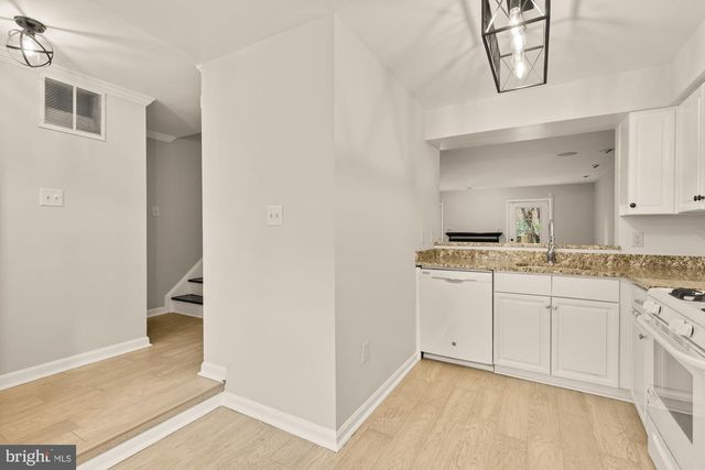 7553 CHRISLAND CV, Falls Church, VA 22042