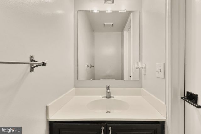 7553 CHRISLAND CV, Falls Church, VA 22042