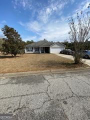5817 Barkley Lane, Hahira, GA 31632