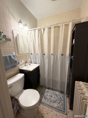 118 Cambridge Street 2nd Floor, West Hartford, CT 06110