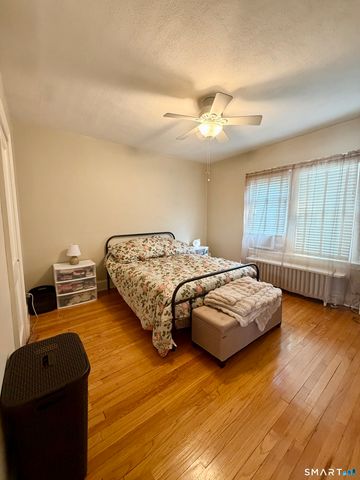 118 Cambridge Street 2nd Floor, West Hartford, CT 06110