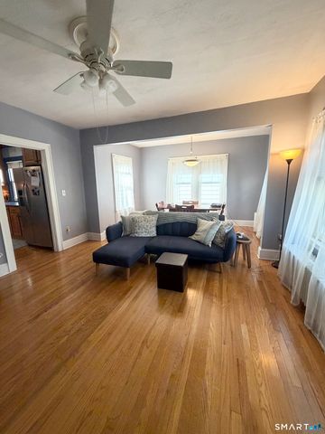 118 Cambridge Street 2nd Floor, West Hartford, CT 06110