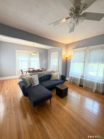 118 Cambridge Street 2nd Floor, West Hartford, CT 06110