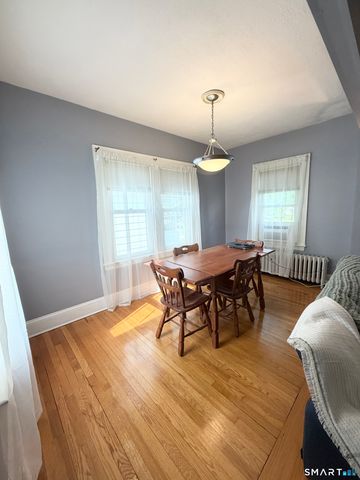 118 Cambridge Street 2nd Floor, West Hartford, CT 06110