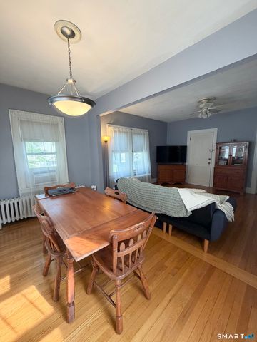 118 Cambridge Street 2nd Floor, West Hartford, CT 06110
