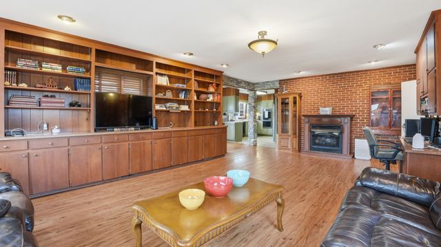 505 4th Ave, Fayetteville, TN 37334