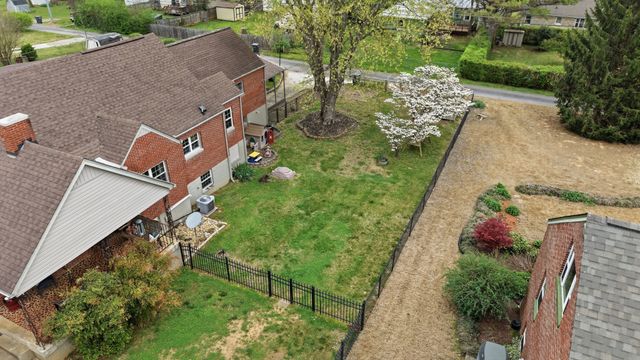 505 4th Ave, Fayetteville, TN 37334