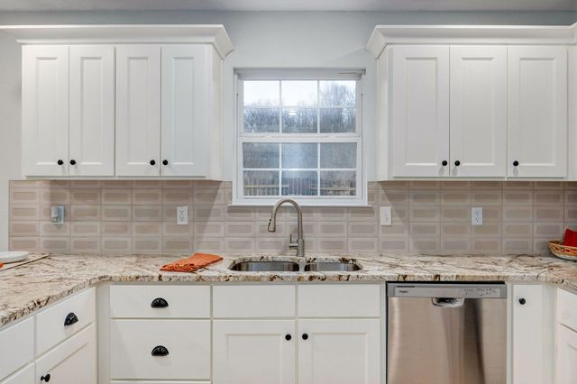 288 River Pass Drive, Marshfield, MO 65706