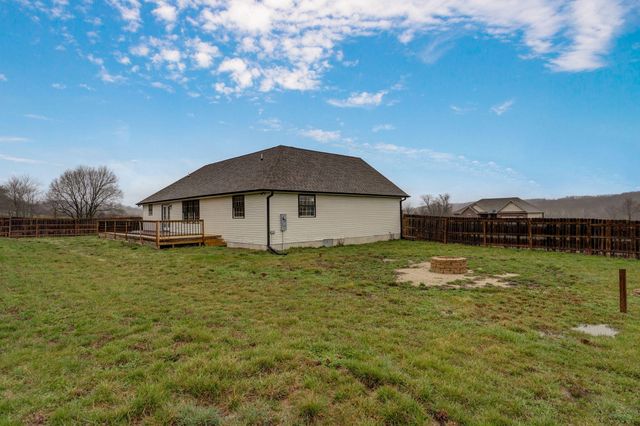 288 River Pass Drive, Marshfield, MO 65706