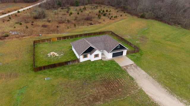 288 River Pass Drive, Marshfield, MO 65706