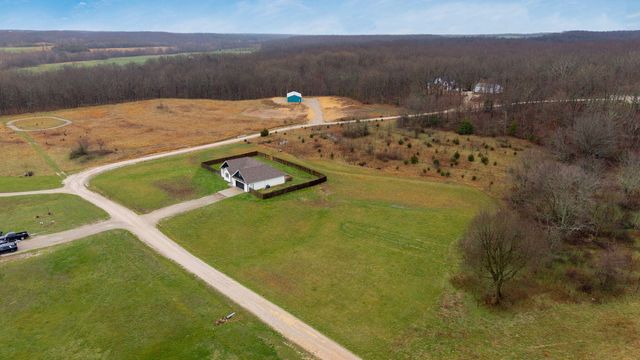288 River Pass Drive, Marshfield, MO 65706