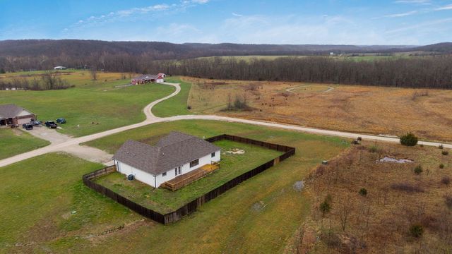 288 River Pass Drive, Marshfield, MO 65706