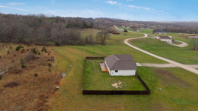 288 River Pass Drive, Marshfield, MO 65706