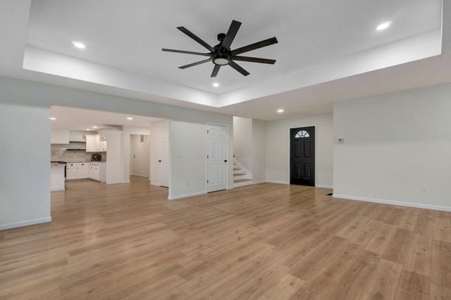 288 River Pass Drive, Marshfield, MO 65706