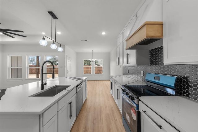 415 hensley Drive, Grand Prairie, TX 75050