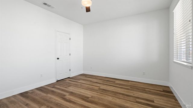 801 Billhook Dr, Vacaville, CA 95687