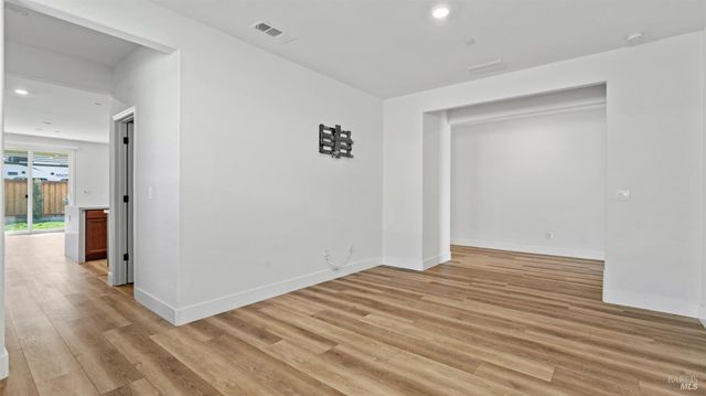 801 Billhook Dr, Vacaville, CA 95687