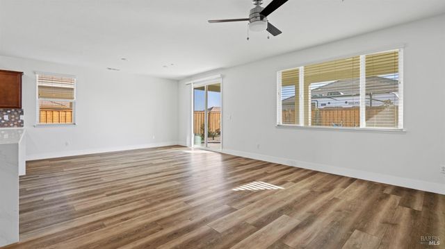 801 Billhook Dr, Vacaville, CA 95687