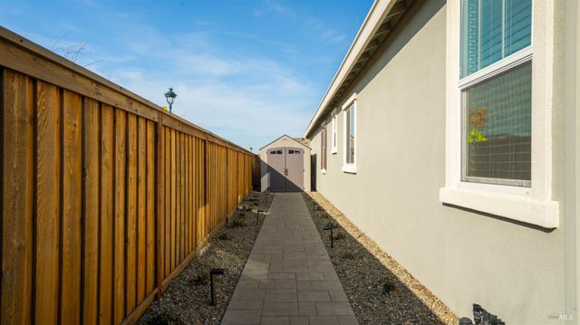 801 Billhook Dr, Vacaville, CA 95687