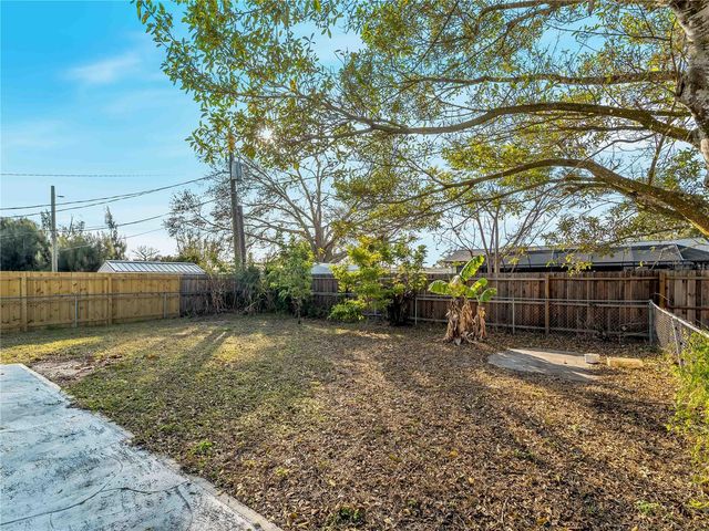 920 MYRTLE AVENUE, Venice, FL 34285