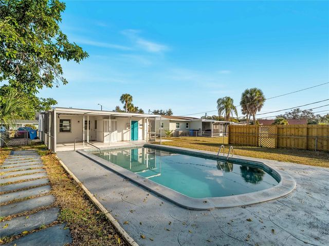 920 MYRTLE AVENUE, Venice, FL 34285