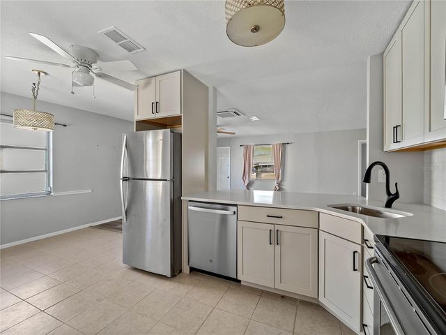 920 MYRTLE AVENUE, Venice, FL 34285