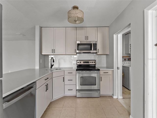 920 MYRTLE AVENUE, Venice, FL 34285